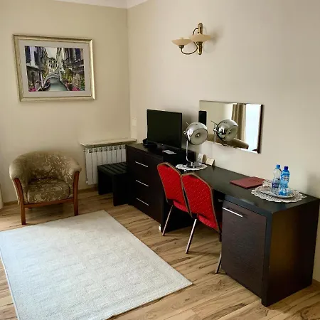 Nocowanie Restauracja Wenecka Hotel *